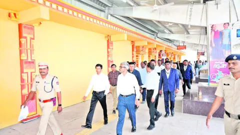 ప్రయాణికులకు ఇబ్బందులు లేకుండా చూస్తాం 
