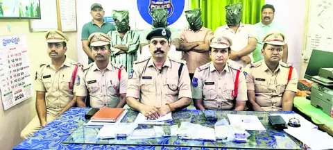 దొంగల ముఠా అరెస్టు 