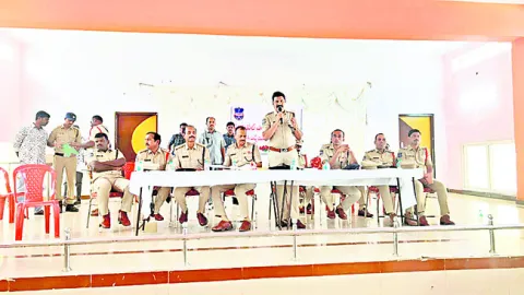 450 మందితో  పోలీస్‌ బందోబస్తు..
