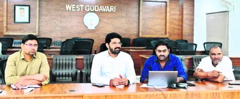 టిడ్కో ఇళ్ల నిర్మాణాల్లో వేగం పెంచాలి 