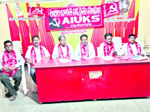 కేంద్రం విధానాలపై 21నుంచి చైతన్యయాత్రలు