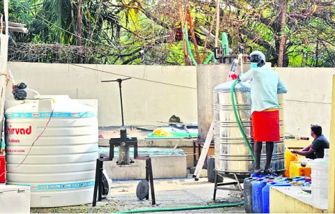 తిరుత్తణిలో కానుకల వెండి కరిగింపు 