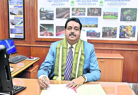 స్టీల్‌ప్లాంట్‌ పర్సనల్‌ డైరెక్టర్‌ బాధ్యతల స్వీకరణ 