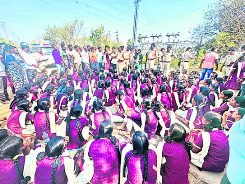 డీసీఓ ఇష్టం వచ్చినట్లు కొట్టారు.. తిట్టారు