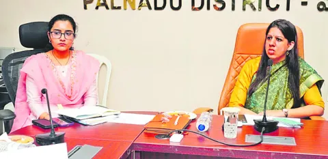 పరిశ్రమలకు భూముల బదిలీ ప్రక్రియ పూర్తిచేయండి 
