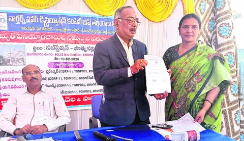 విద్యుత్‌ సమస్యలు పరిష్కరించాలి 