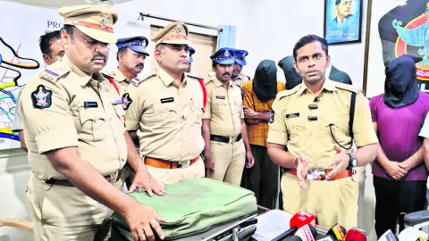 రెట్టింపు డబ్బులు ఇస్తామంటూ మోసం 