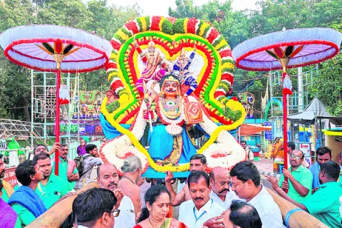 సింహ వాహనంపై శ్రీసోమస్కందమూర్తి తేజసం 