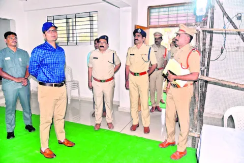 మున్సిపల్‌ ఎన్నికలకు పకడ్బందీ ఏర్పాట్లు
