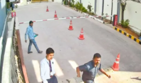 ఉరుకులు.. పరుగులు