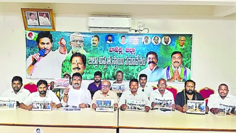 వైఎస్సార్‌ విగ్రహ ఏర్పాటుపై రాజకీయాలొద్దు 