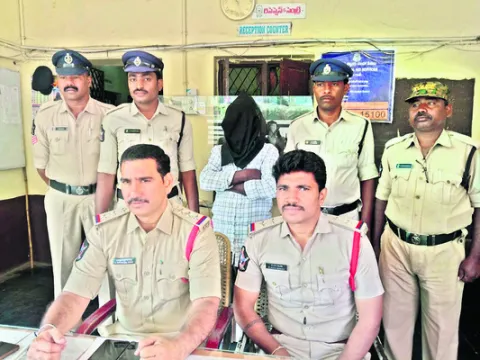 కన్నతల్లిని కడతేర్చిన కొడుకు అరెస్టు 