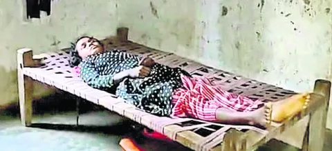 అనుమానాస్పద స్థితిలో యువతి మృతి 