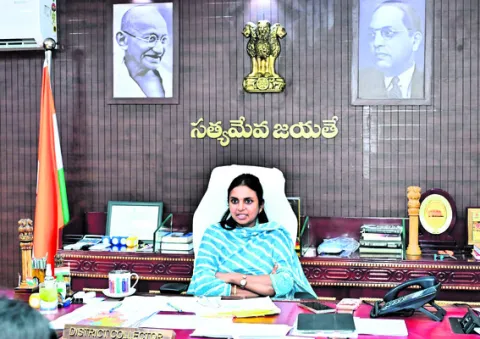 బకాయిల వసూళ్లపై కఠినంగా వ్యవహరించాలి