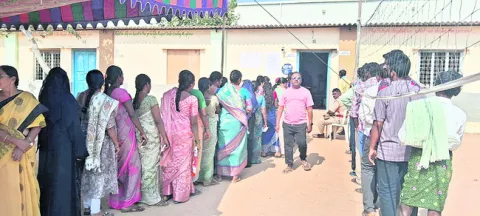  పురవిప్పిన ఓటరు 