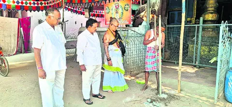 భక్తులకు ఇబ్బందులు లేకుండా ఏర్పాట్లు