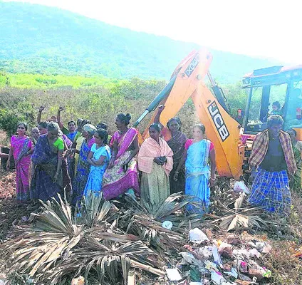 పరిహారం చెల్లించకుండా పనులెలా చేస్తారు? 