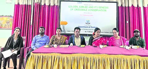 మొసళ్లను సంరక్షించాలి