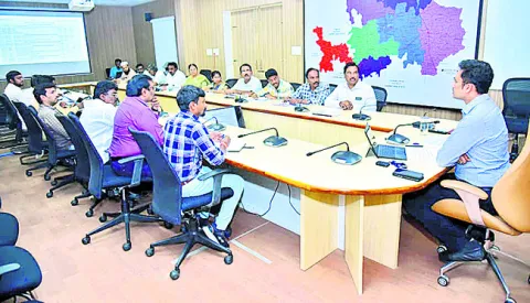 రైతుకు అండగా నిలుద్దాం 