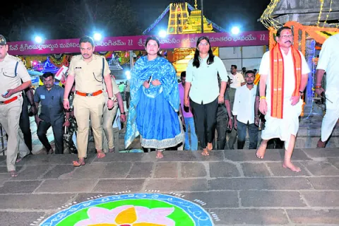 పాగాలంకరణ ఏర్పాట్ల పరిశీలన