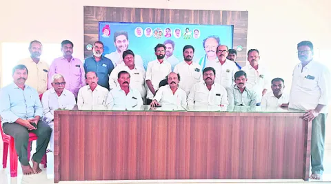 దేవుళ్ల పేరుతో రాజకీయమా..?