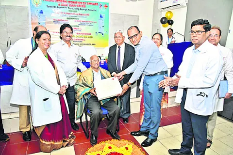 పీడియాట్రిక్‌ ఐసీయూకు ఆధునిక వెంటిలేటర్ల విరాళం 