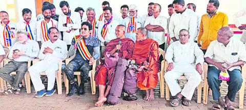 విశ్వశాంతి కోసం దమ్మ పాదయాత్ర 