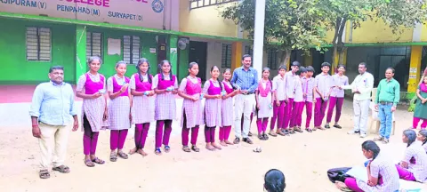 టెన్త్‌ విద్యార్థులకు అల్పాహారం