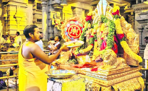 యాదగిరి క్షేత్రంలో సంప్రదాయ పూజలు