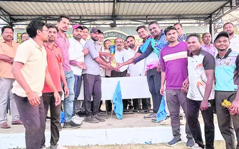 క్రికెట్‌ పోటీల విజేత ‘తిర్యాణి’