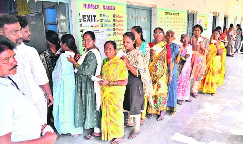 బల్దియాలో పోలింగ్‌ శాతం భిన్నం