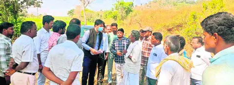 పీహెచ్‌సీ నిర్మాణానికి స్థల పరిశీలన 