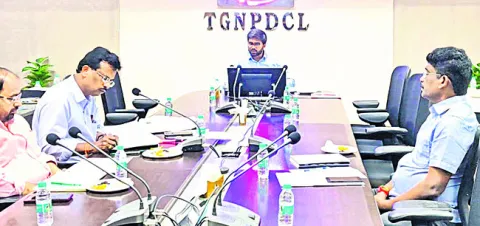 గిరిజన ఆవాసాలకు సర్వీస్‌లు త్వరగా పూర్తి చేయాలి