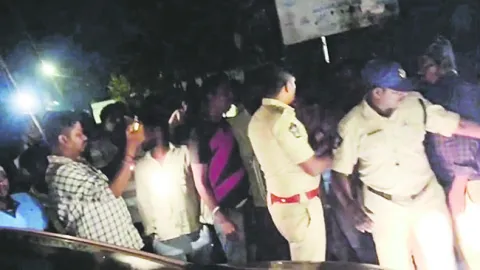 పాకలలో కరెంటు కట్‌..! 