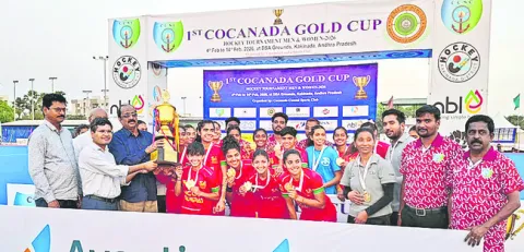 హాకీ పోటీల్లో విజేత ఎన్‌సీఓఈ 
