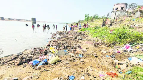 గోదావరితీరం ప్రక్షాళన ఎప్పుడు?