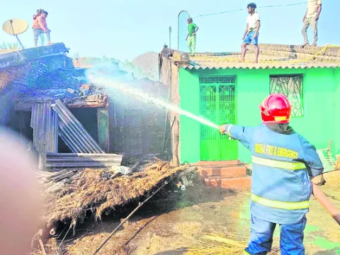 కొనాబాయిలో అగ్ని ప్రమాదం 