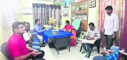 పెనుగొండ ఎంపీడీఓపై విచారణ