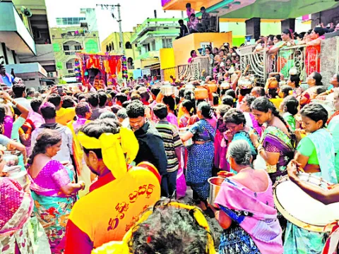 మెట్టినింట ప్రవేశించిన వీరమ్మతల్లి 