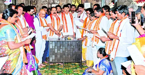 అందరి సహకారంతో శివాలయం అభివృద్ధి 