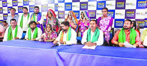 సర్పంచ్‌ సస్పెన్షన్‌ అన్యాయం 