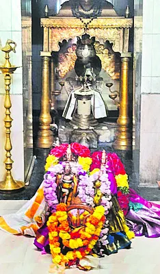 హాస్టల్‌ విద్యార్థులకు సరైన భోజనం పెట్టకపోతే చర్యలు 