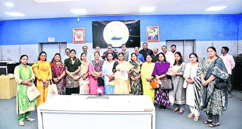 జీవీఎంసీని సందర్శించిన ఇండోర్‌ మున్సిపల్‌ కౌన్సిలర్లు 