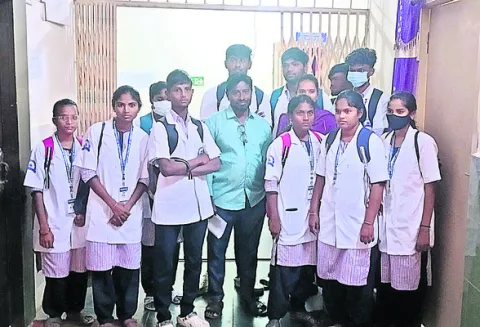 రేడియాలజీ ప్రొఫెసర్‌ శిక్షణ ఇవ్వరట..!