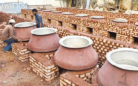 Haleem bhatti preparation in Hyderabad ahead of Ramzan