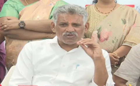 Chevireddy Bhaskar Reddy Visited Jogi Ramesh Family