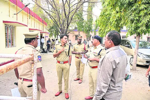 పటిష్ట బందోబస్తు