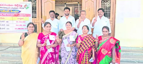 ‘సింహ’గర్జన..! 
