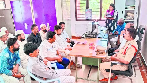 శాంతియుతంగా సమస్య పరిష్కరించుకోవాలి 
