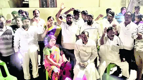 అండర్‌గ్రౌండ్‌లోకి స్వతంత్రులు